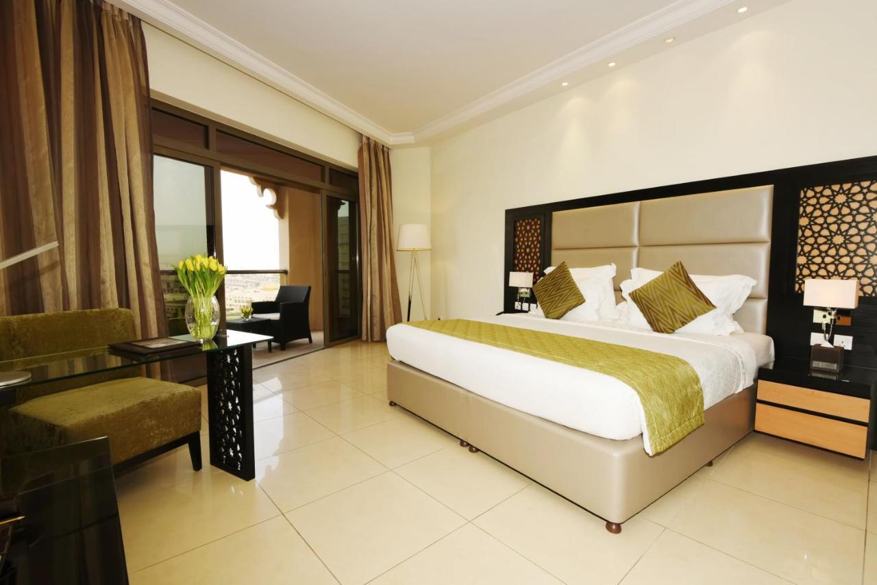 Bahi Ajman Palace Hotel Екстериор снимка A room at the hotel